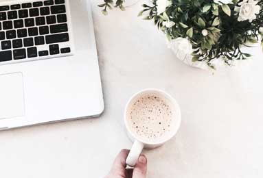 开云app官网-一顿晚餐消除距离 湖人女老板视詹皇为超级英雄